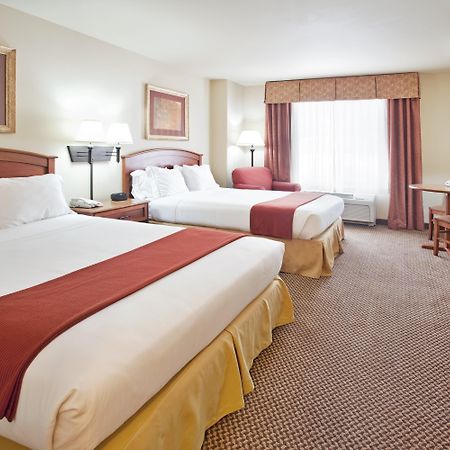 فندق مدينة سيدارفي  فندق وأجنحة هوليداي إن إكسبريس سيدار سيتي الغرفة الصورة