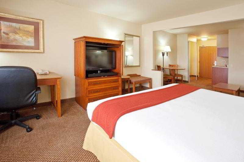 فندق مدينة سيدارفي  فندق وأجنحة هوليداي إن إكسبريس سيدار سيتي المظهر الخارجي الصورة