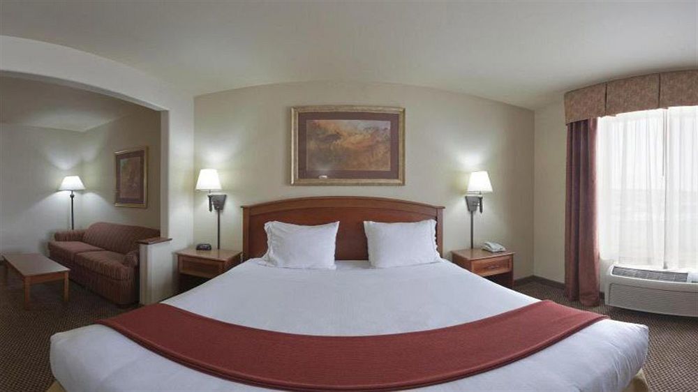 فندق مدينة سيدارفي  فندق وأجنحة هوليداي إن إكسبريس سيدار سيتي المظهر الخارجي الصورة